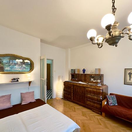 Apartment Sedlčanská - You Will Save Money Here - equipped with antique furniture Prague Extérieur photo